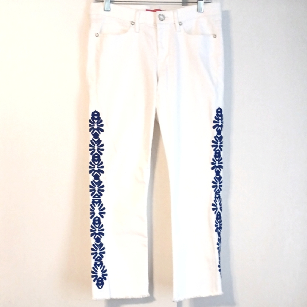 Lily Pulitzer "South Ocean" White Crop Flare Embroidered Jeans in Size 6 (NWT)